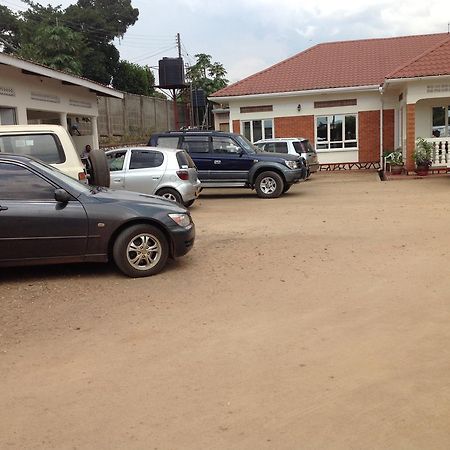 Mubende Hotel Exterior foto